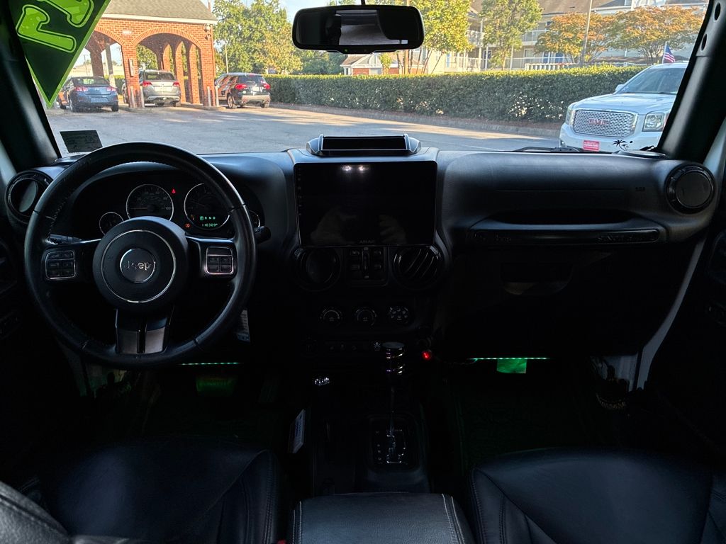 2017 Jeep Wrangler Unlimited Sahara photo 12
