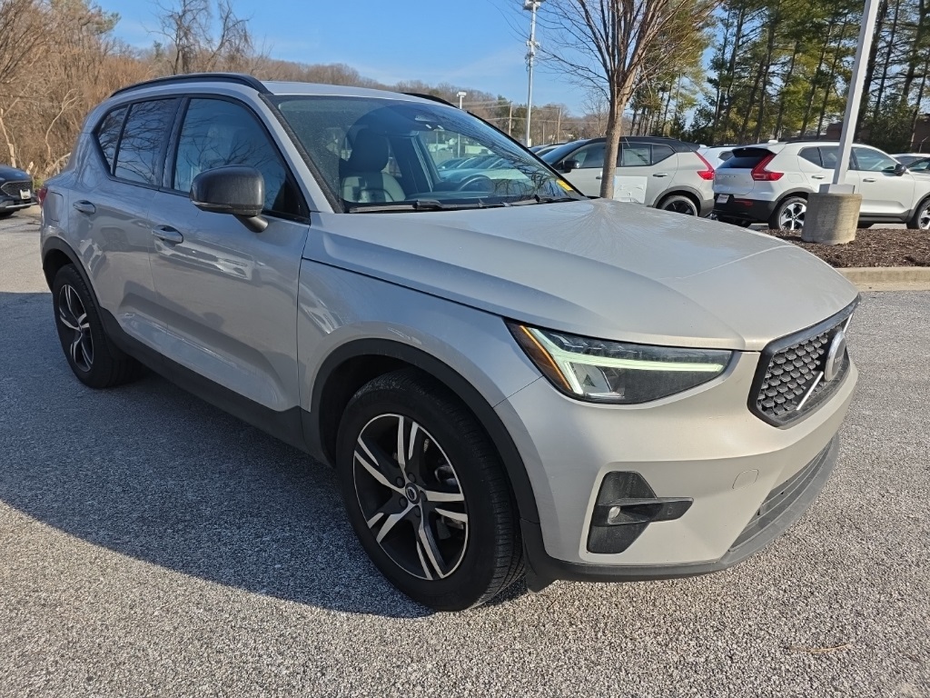 2023 Volvo XC40 Plus's photo