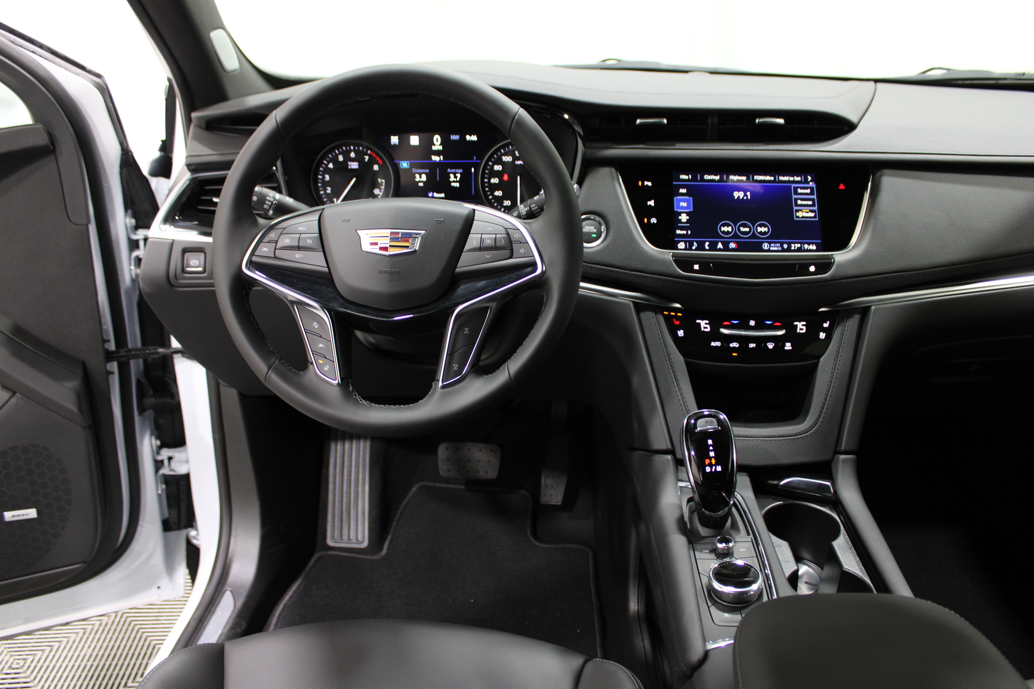 2026 Cadillac XT5 Premium Luxury photo 2