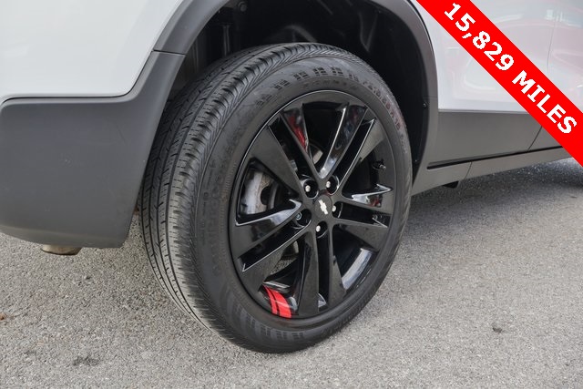 2020 Chevrolet Trax LT photo 2