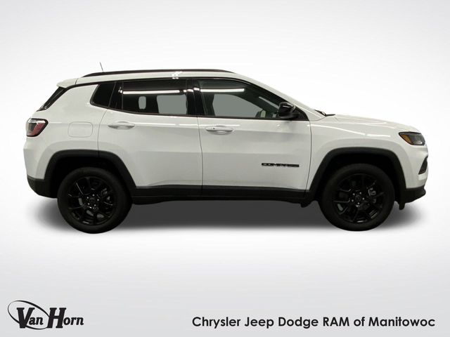 2025 Jeep Compass Latitude Altitude Special Edition photo 2