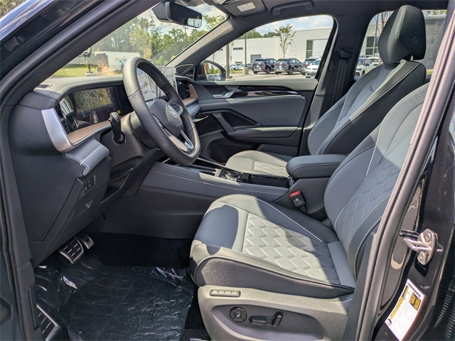 2025 Volkswagen Tiguan SEL R-Line Black photo 17
