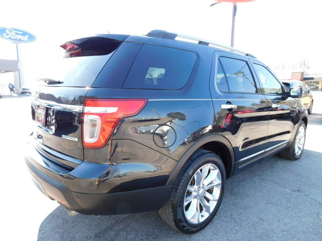 2015 Ford Explorer XLT photo 3