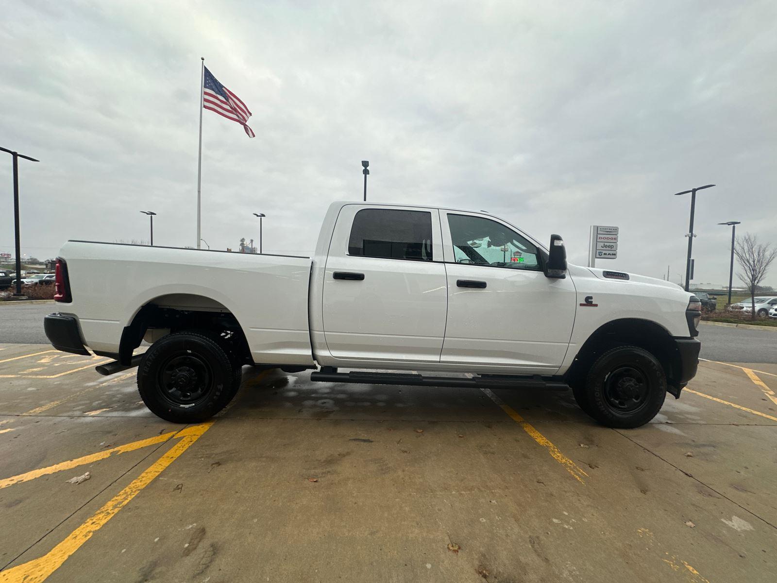 2025 Ram 2500 Tradesman photo 4