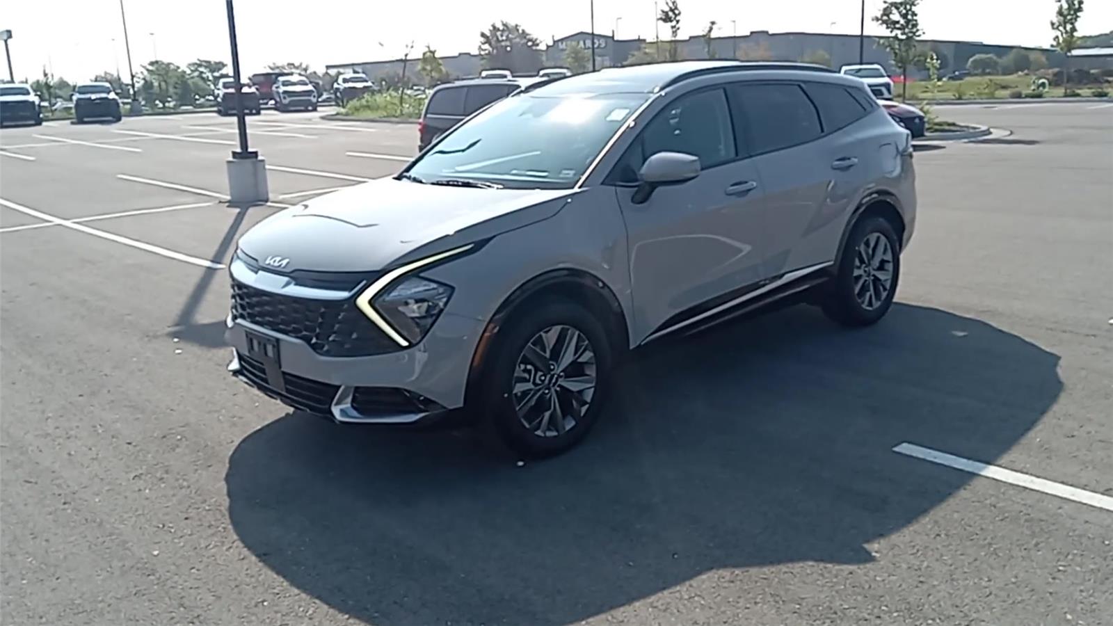 2023 Kia Sportage SX photo 2