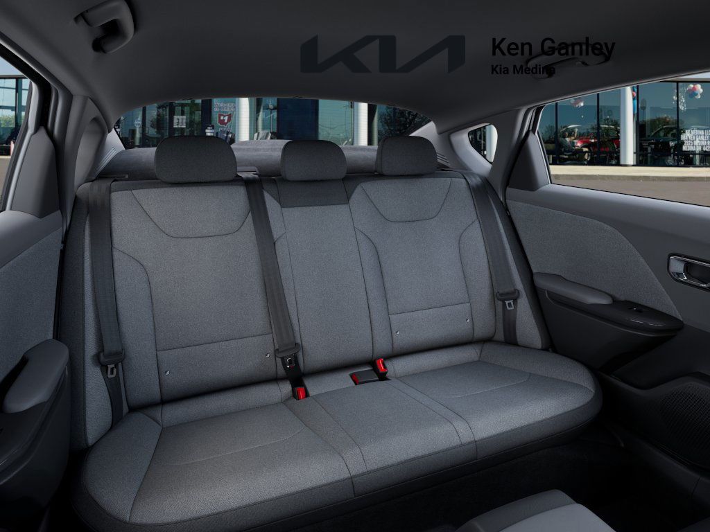 2025 Kia K4 LXS photo 16