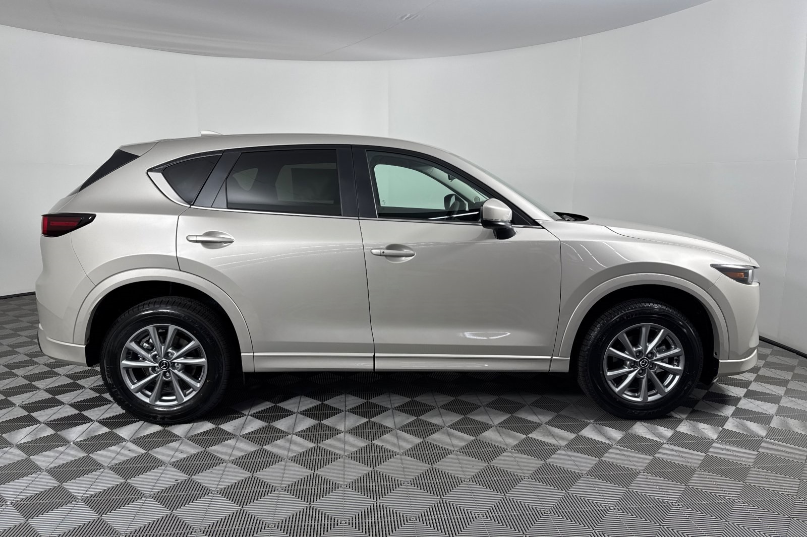 2025 Mazda CX-5 2.5 Select photo 3