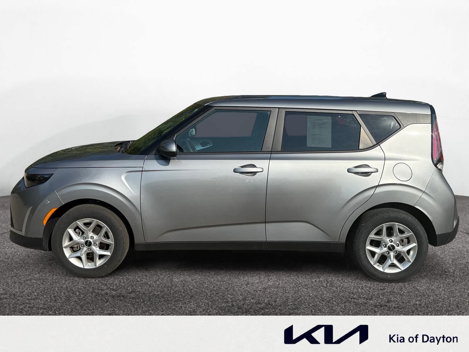 2024 Kia Soul LX photo 2