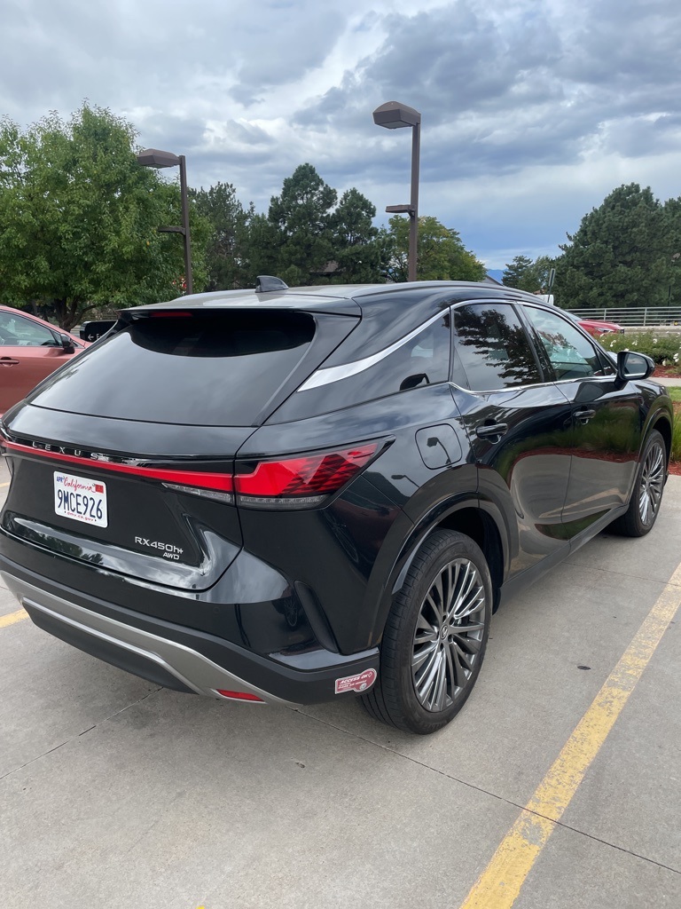 2024 Lexus RX 450h+ Luxury photo 9