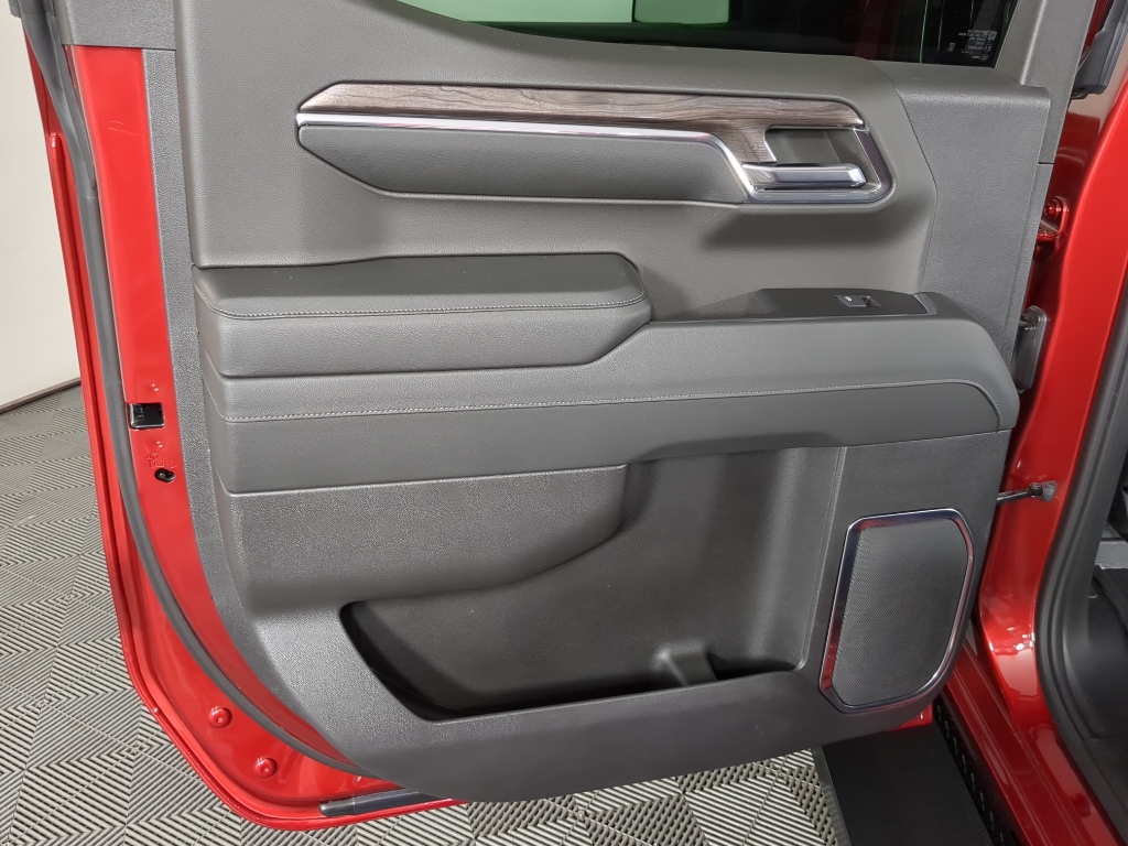 2024 Chevrolet Silverado 1500 LTZ photo 14