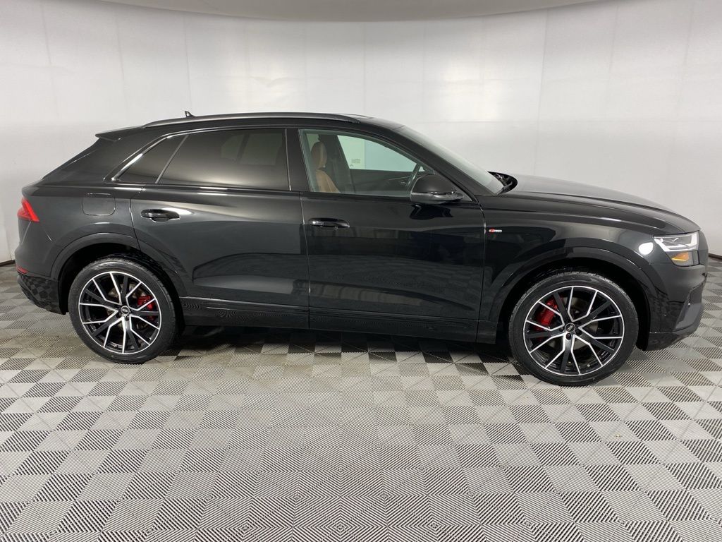 2022 Audi Q8 55 Premium Plus photo 4