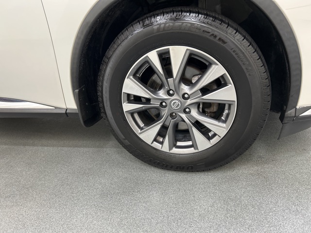 2015 Nissan Murano SV photo 21