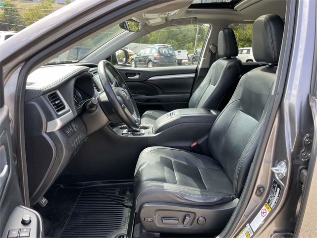 2017 Toyota Highlander SE XLE photo 10