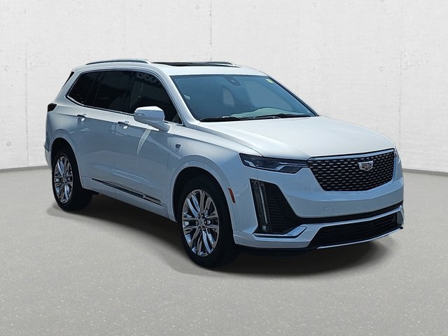 2025 Cadillac XT6 Premium Luxury photo 3