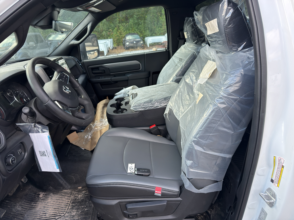 2025 Ram 5500 Tradesman photo 17