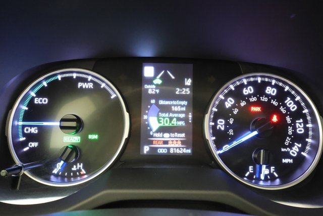 2022 Toyota RAV4 Hybrid XLE photo 12