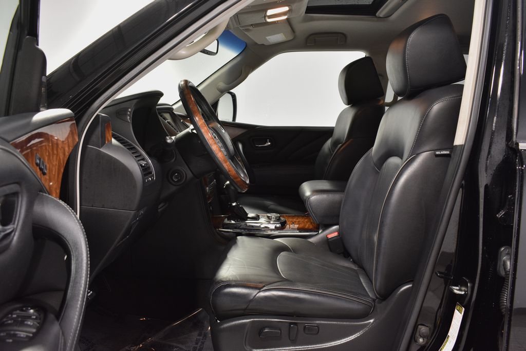 2017 Infiniti QX80 Base photo 9
