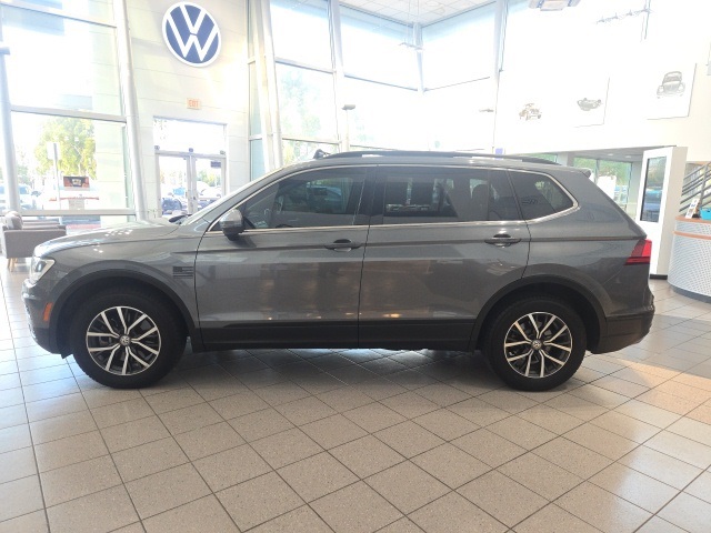 2019 Volkswagen Tiguan SEL R-Line photo 4