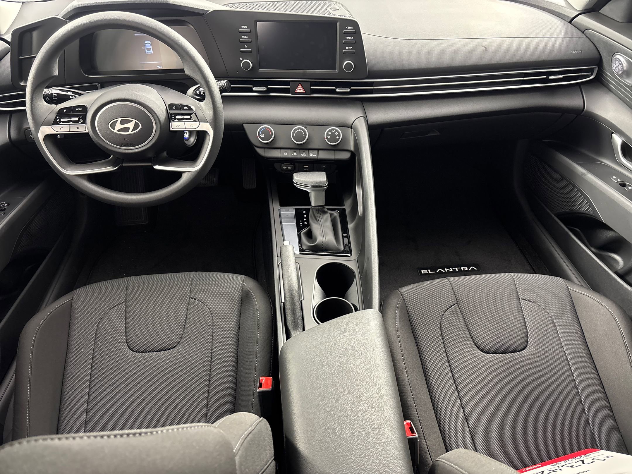 2025 Hyundai Elantra SE photo 17