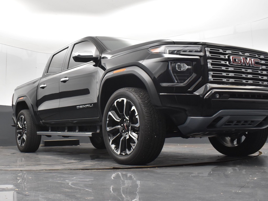 2024 Gmc Canyon Denali photo 16