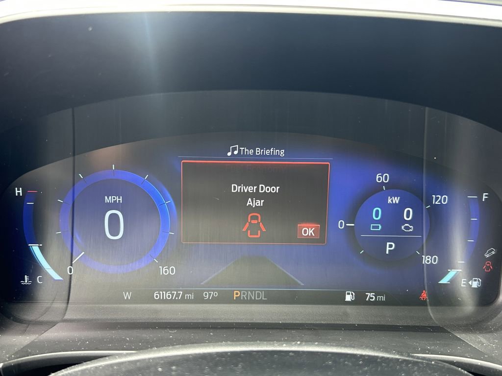 2020 Ford Escape Titanium Hybrid photo 29