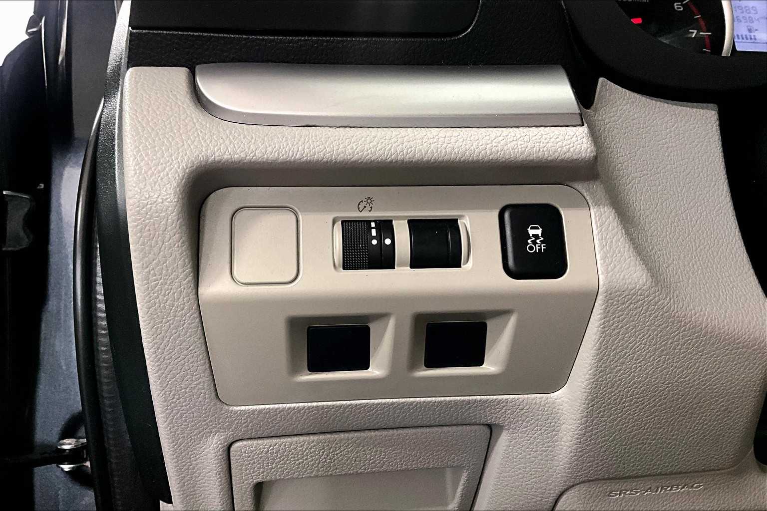 2018 Subaru Forester Premium photo 32