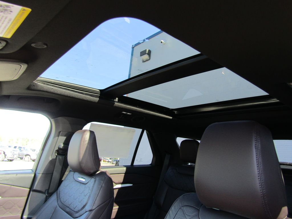 2025 Ford Explorer Platinum photo 10