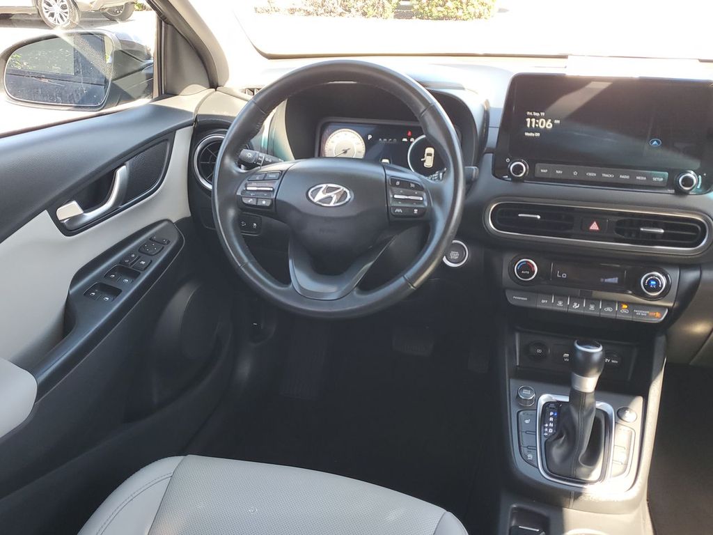 2023 Hyundai Kona Limited photo 5