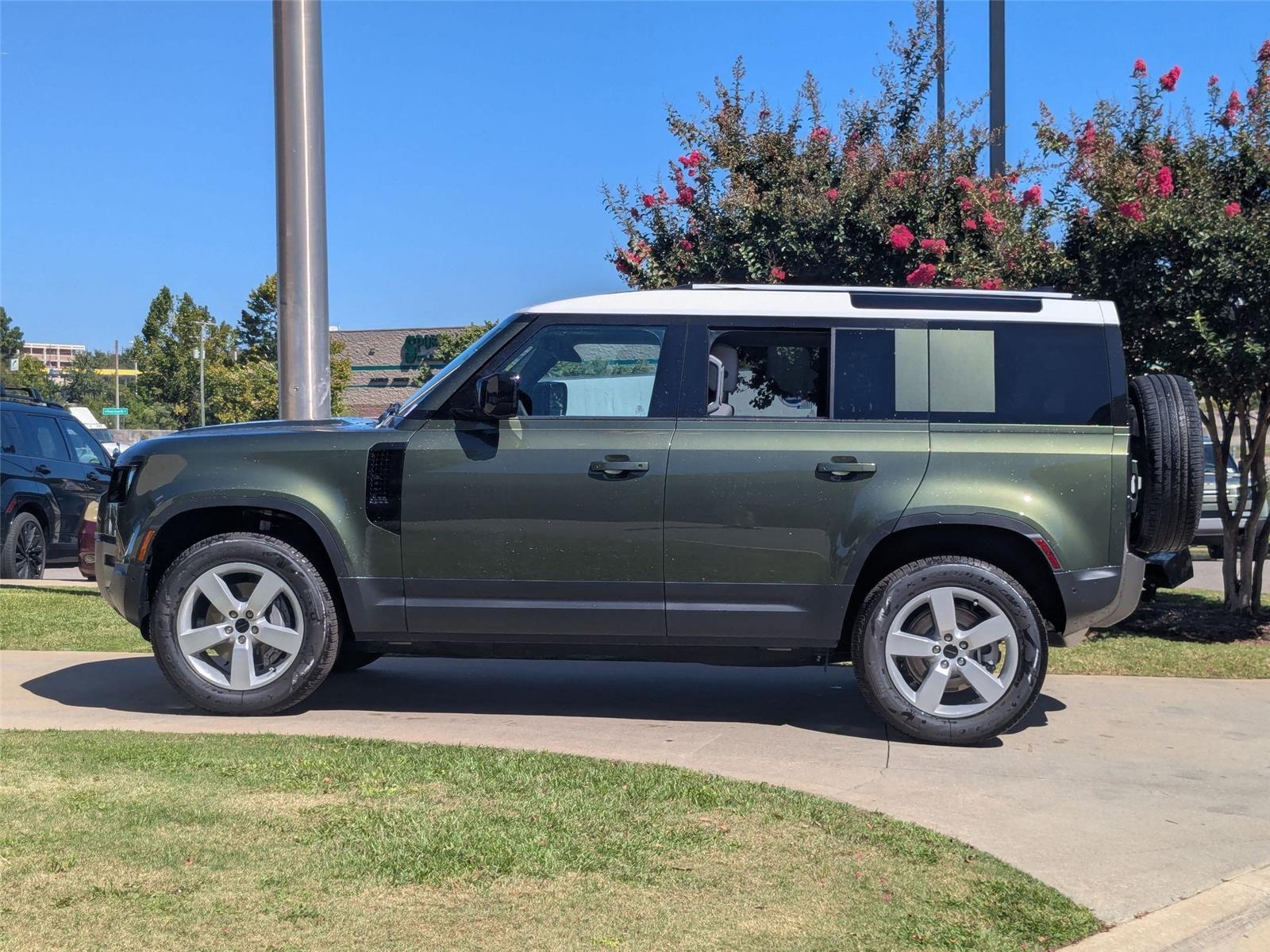 2026 Land Rover Defender 110 S photo 8