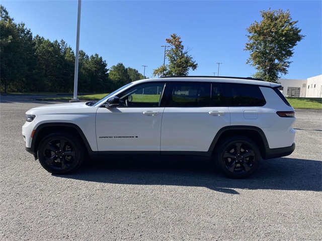 2023 Jeep Grand Cherokee Altitude photo 4