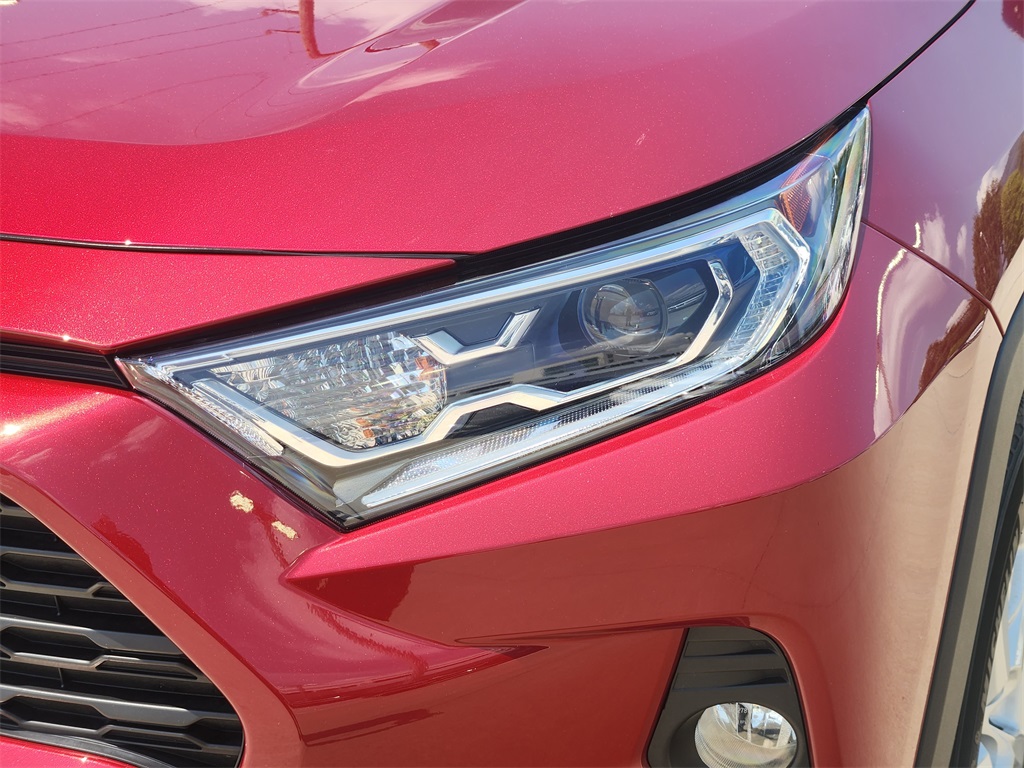 2021 Toyota RAV4 Hybrid XLE photo 5
