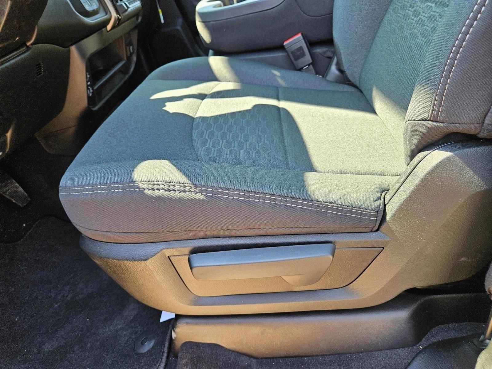 2026 Ram 2500 Tradesman photo 4