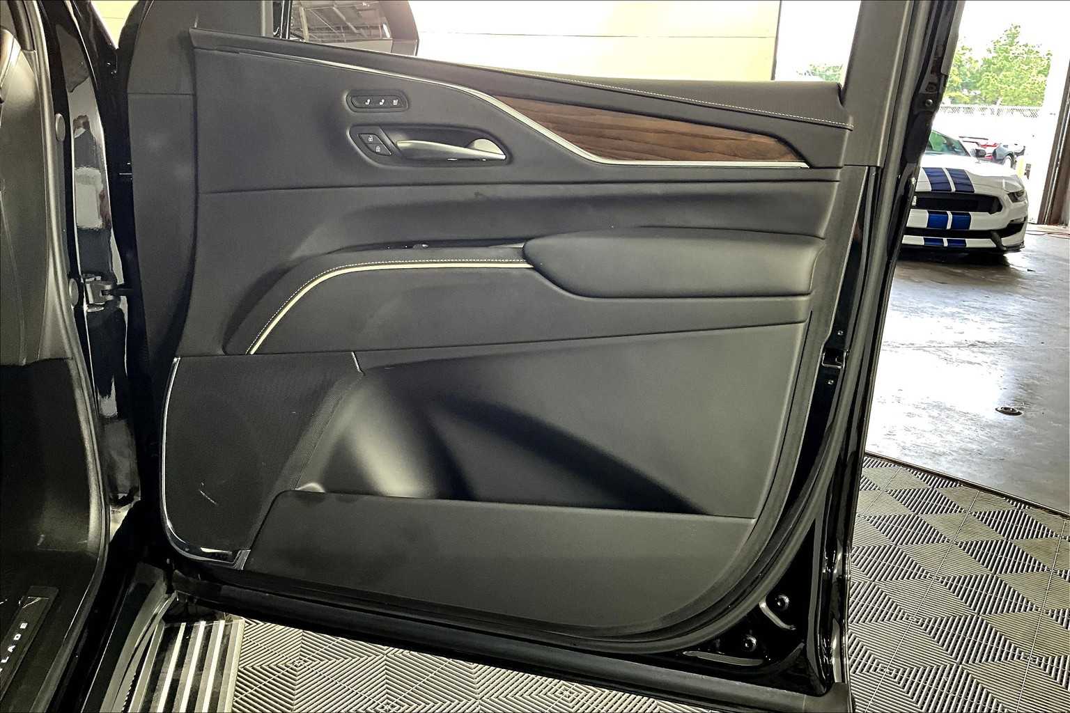 2023 Cadillac Escalade Premium Luxury Platinum photo 19
