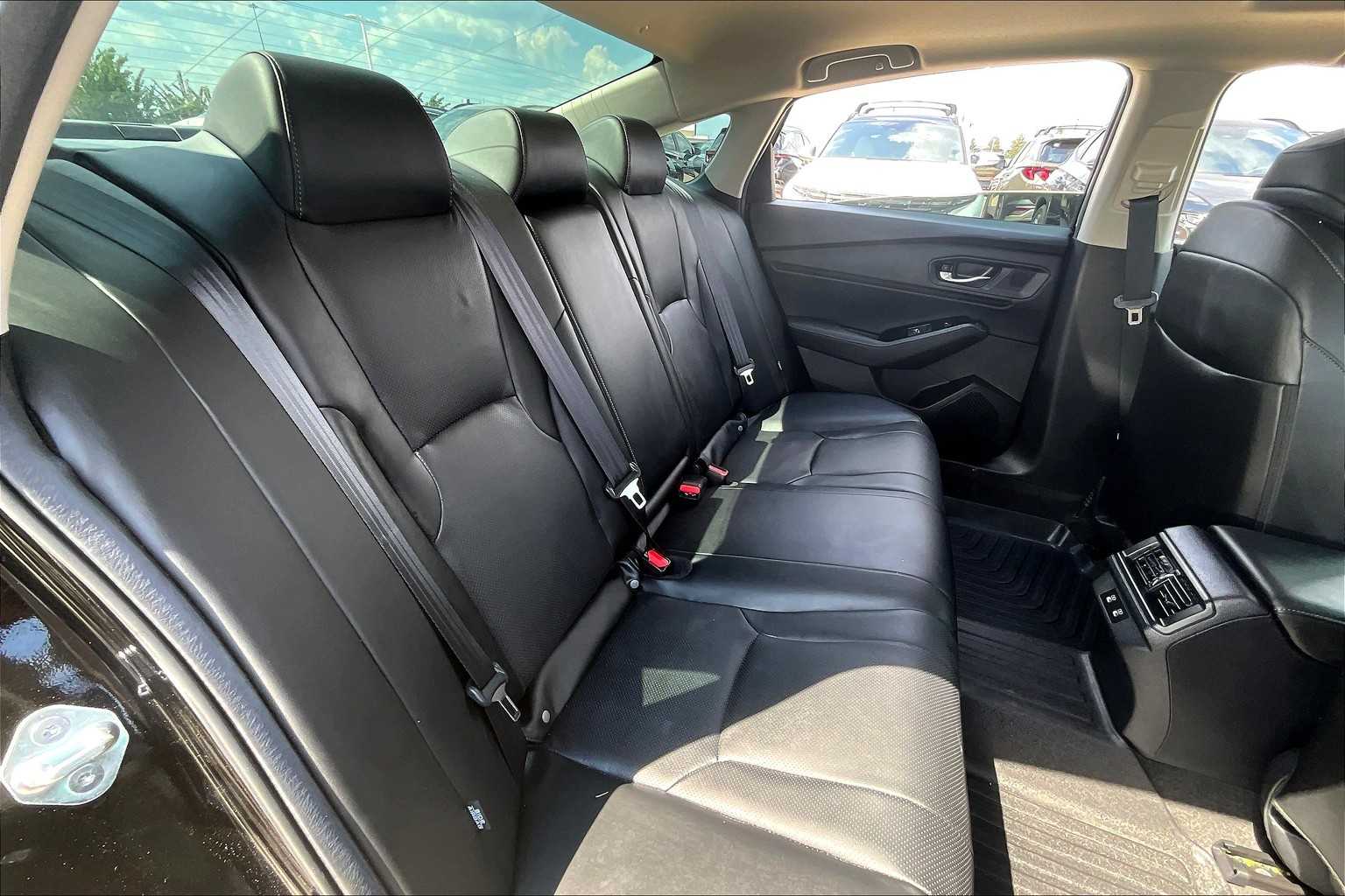 2024 Honda Accord Hybrid Touring photo 17