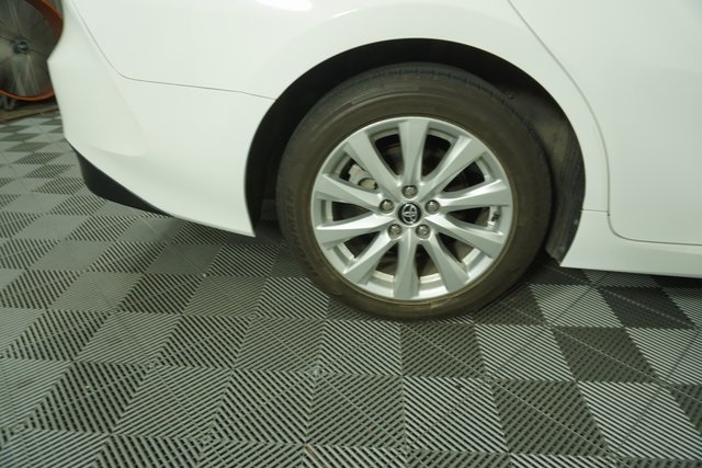 2020 Toyota Camry LE photo 13