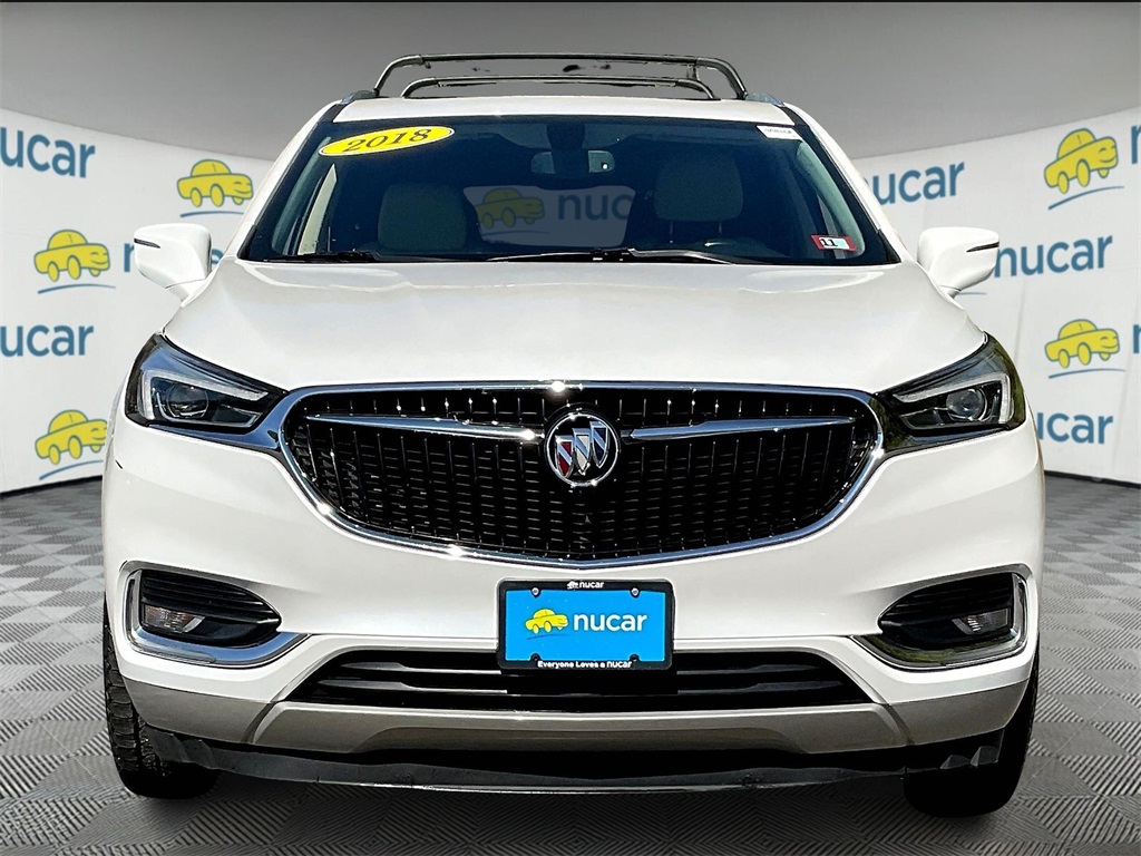 2018 Buick Enclave Essence photo 2