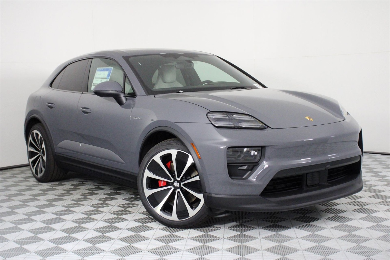 2025 Porsche Macan Electric photo 9