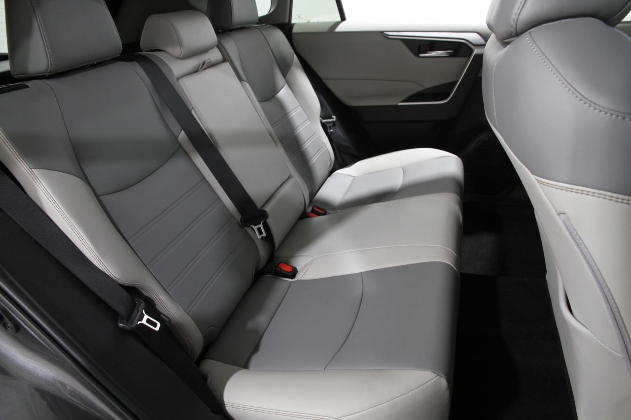 2022 Toyota RAV4 XLE Premium photo 16