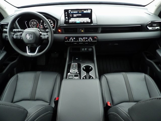 2025 Honda Pilot Touring photo 19