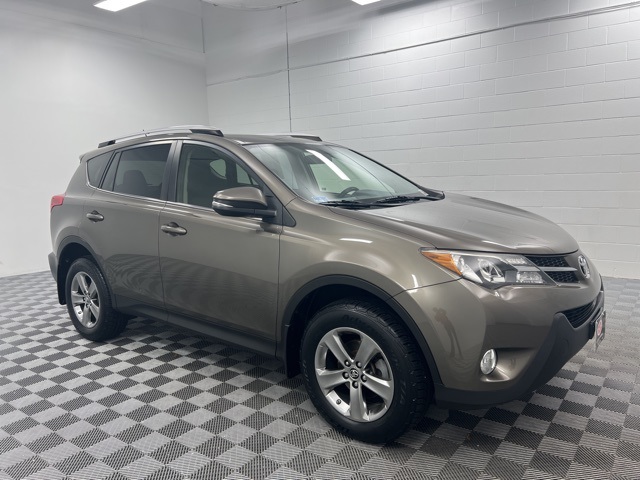 2015 Toyota RAV4 XLE photo 4