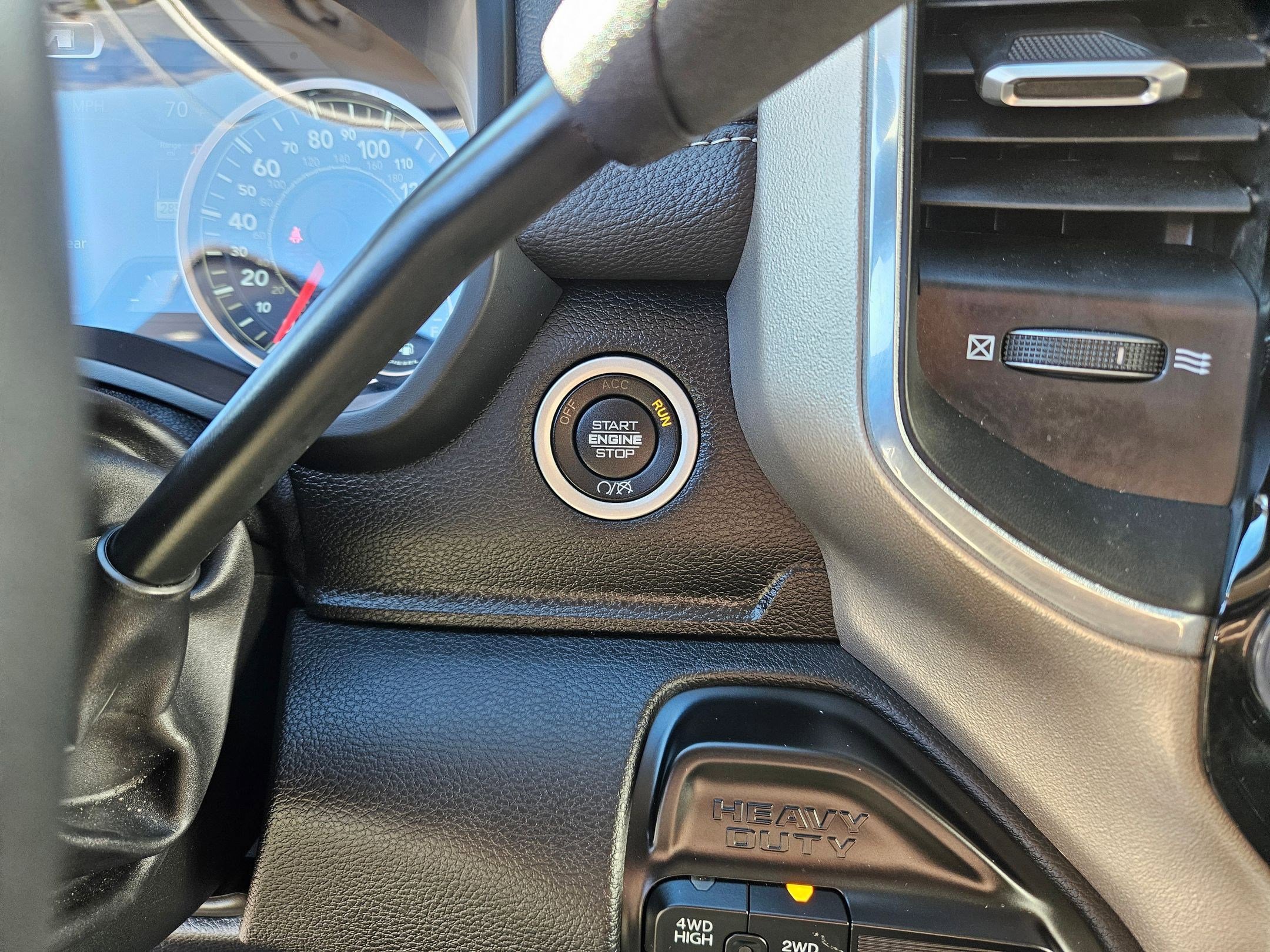 2024 Ram 2500 Laramie photo 18