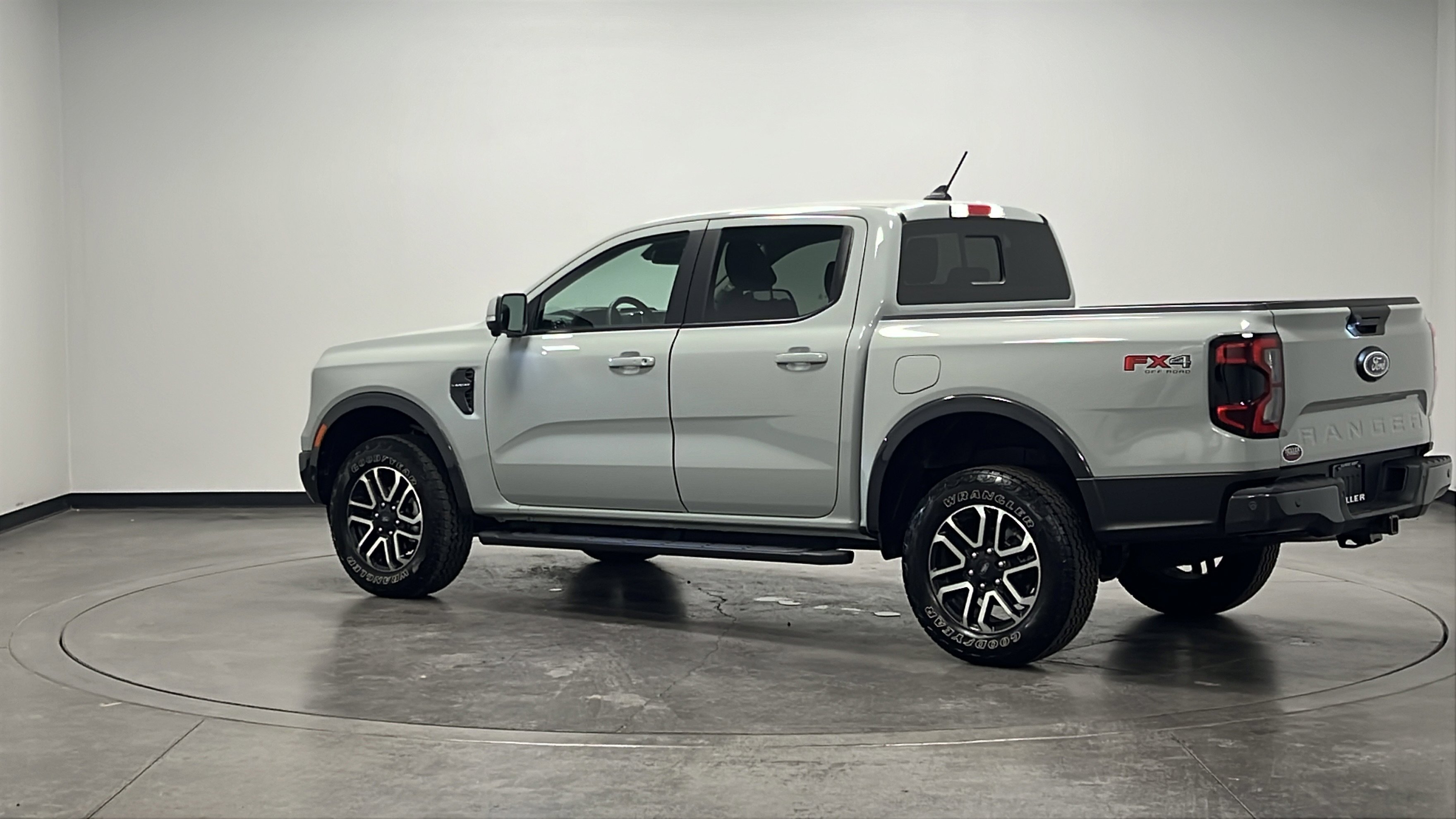 2024 Ford Ranger Lariat photo 5