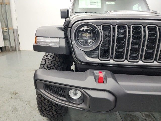 2025 Jeep Wrangler Rubicon photo 32