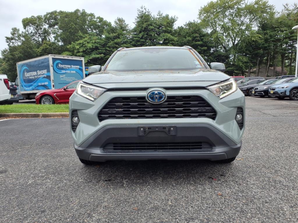 2019 Toyota RAV4 Hybrid XLE photo 3