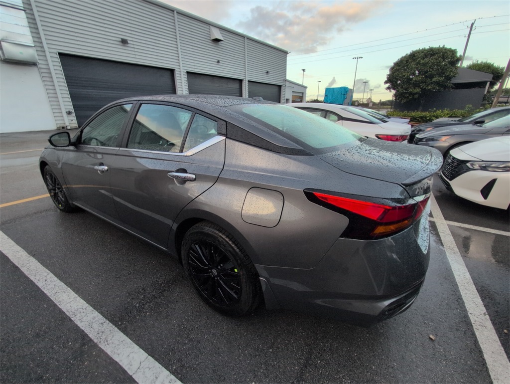 2025 Nissan Altima SV Special Edition photo 6