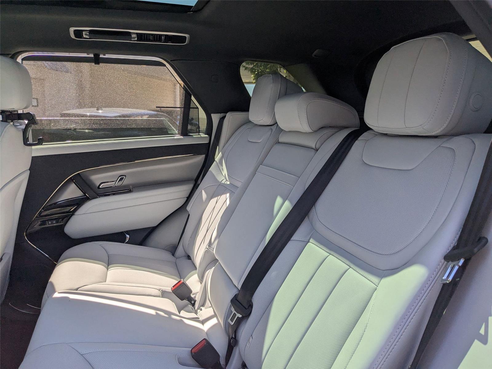 2025 Land Rover Range Rover Sport SE photo 25