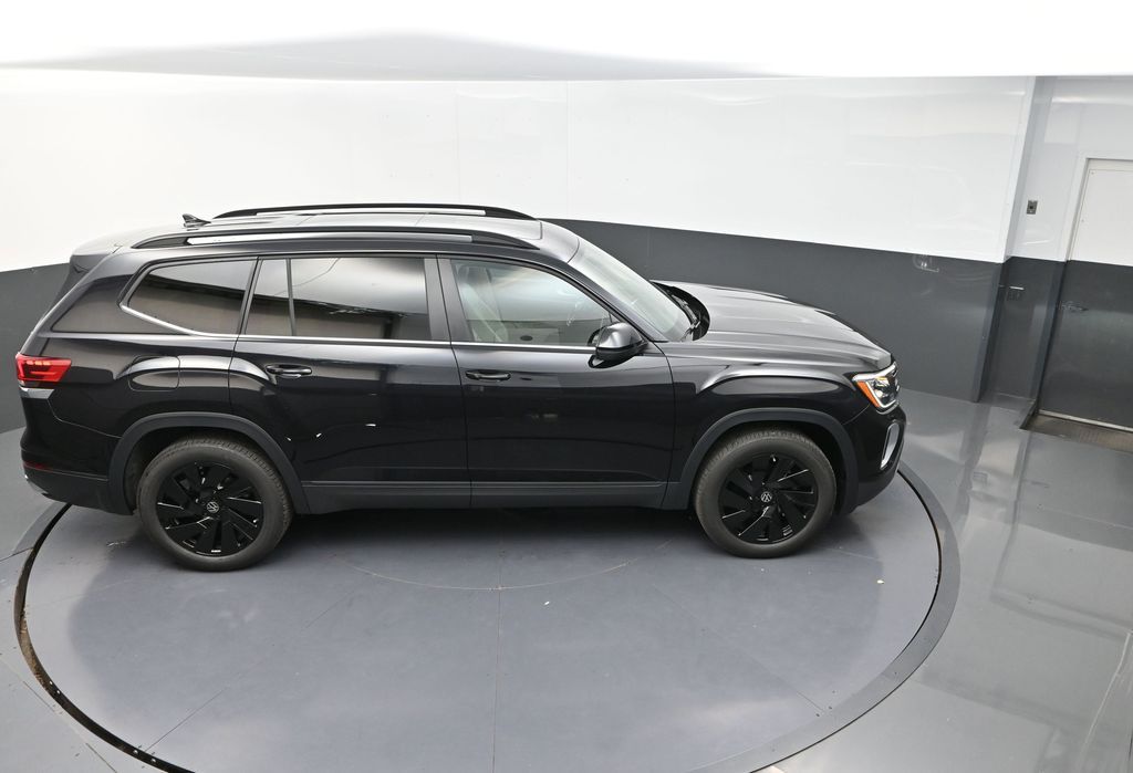 2025 Volkswagen Atlas SE Technology photo 16
