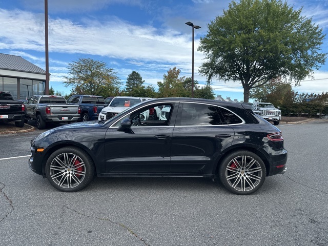 2015 Porsche Macan Turbo photo 2