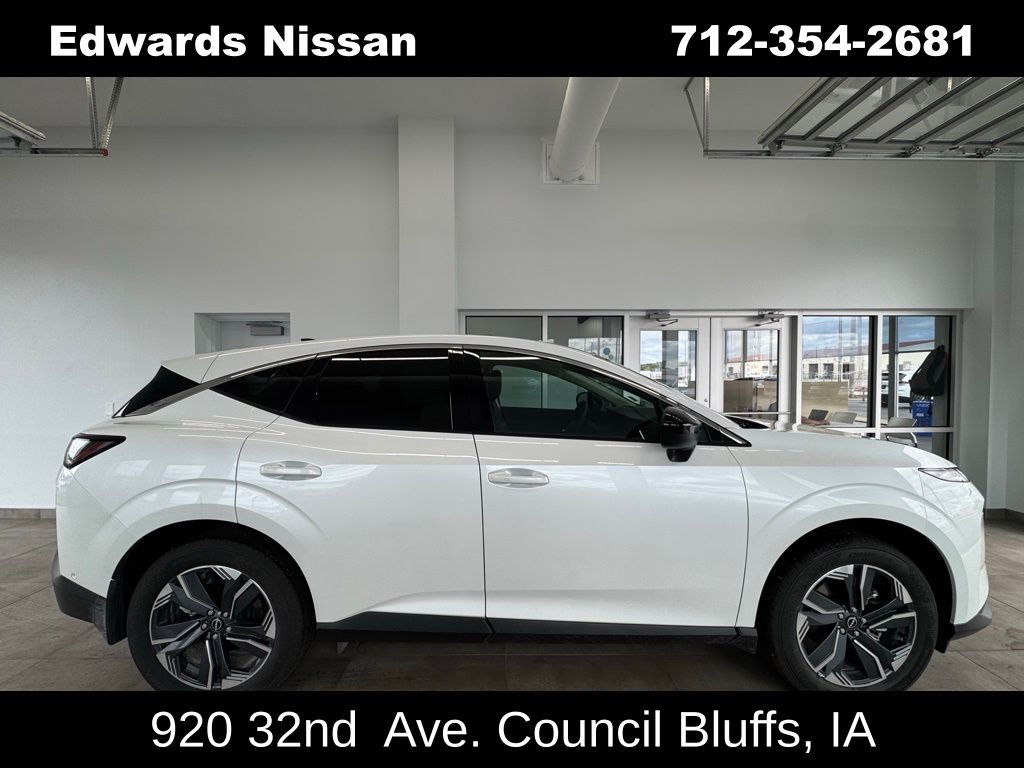 2025 Nissan Murano SV's photo