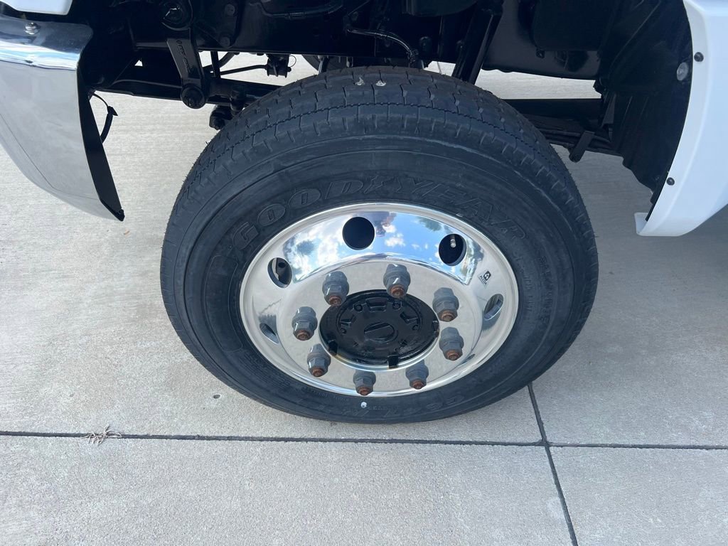 2023 Chevrolet Silverado 5500HD LT photo 13